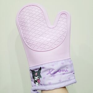 Brand New Sanrio Kuromi Silicone Oven Mitt Glove Purple